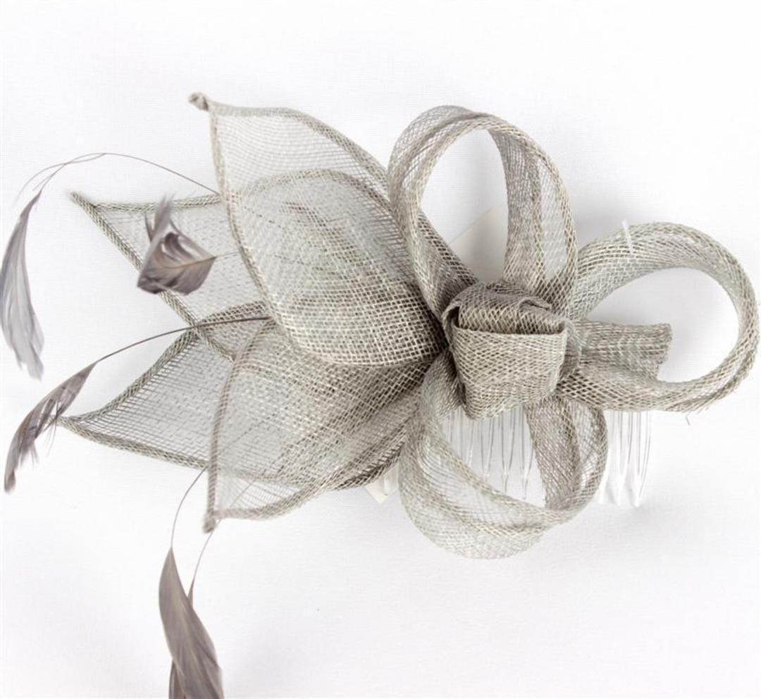Fascinator sinamay and feather with comb silver Code:HS/1289 image 0